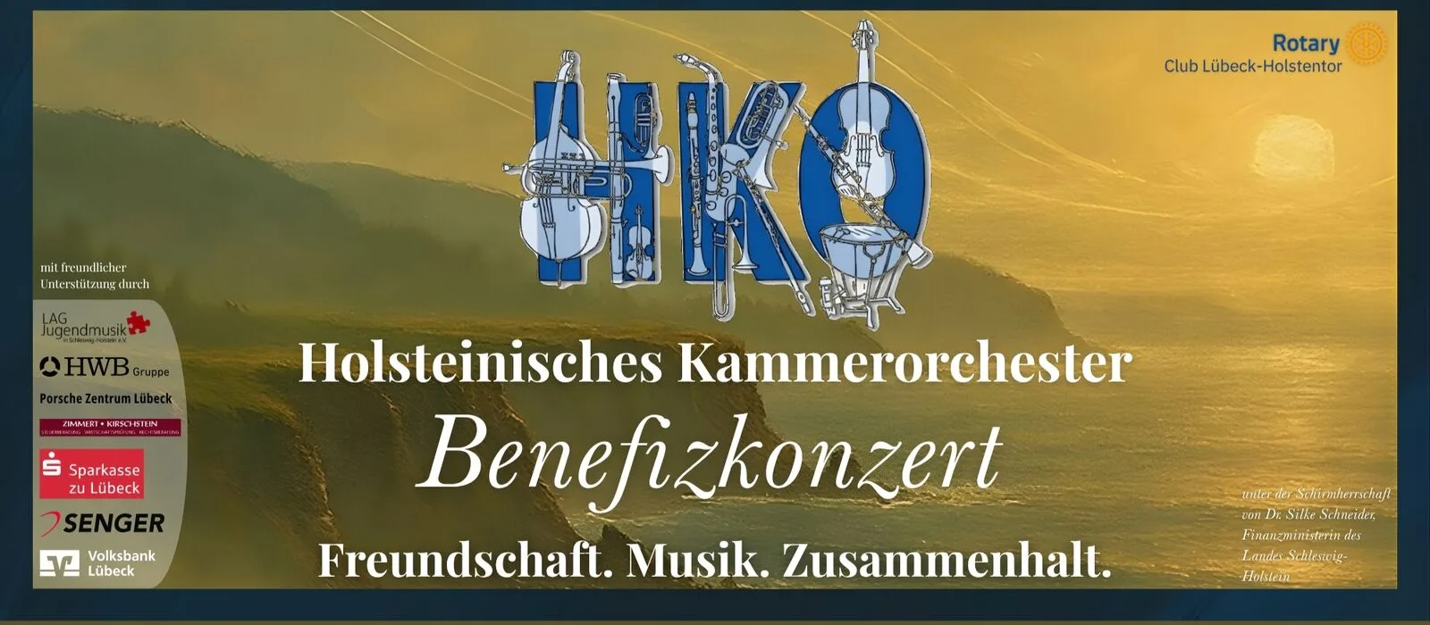 Logo und Schriftzug des Holsteinischen Kammerorchesters auf gold eingefärbtem Naturhintergrund.