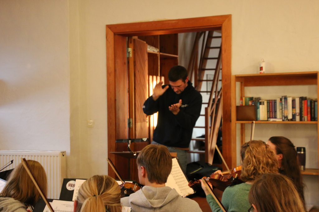 Dirigent und Orchester