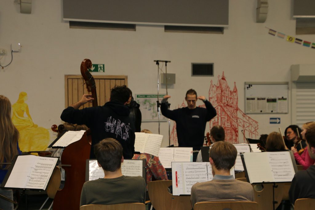 Dirigent und Orchester